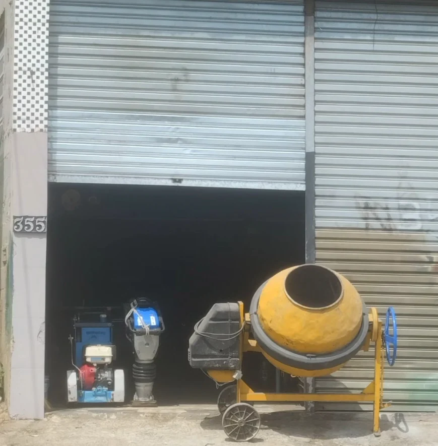 Betoneira e equipamentos disponíveis na unidade da M&D Equipamentos